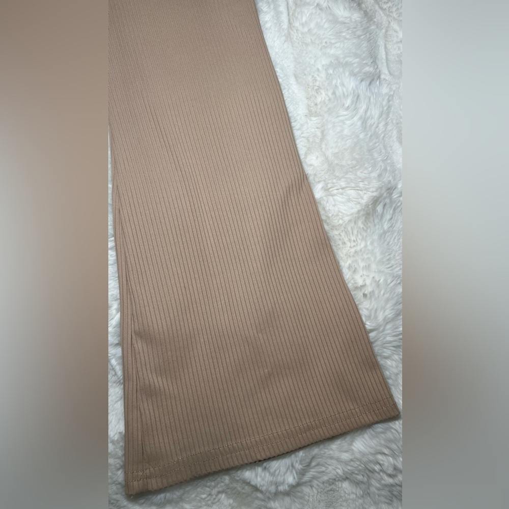 Tan Skinny High-Waisted Leggings with Form-Fitting Stretch - Picture 6 of 6